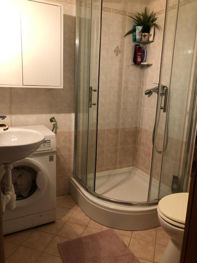 Apartment Cosy Apartment-private Parking *