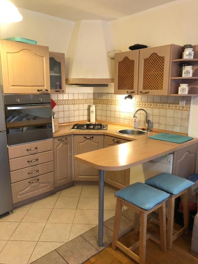Apartment Cosy Apartment-private Parking