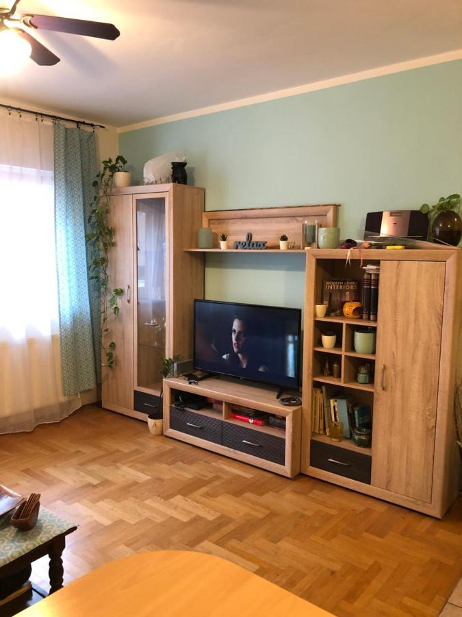 Cosy Apartment-private Parking Apartment