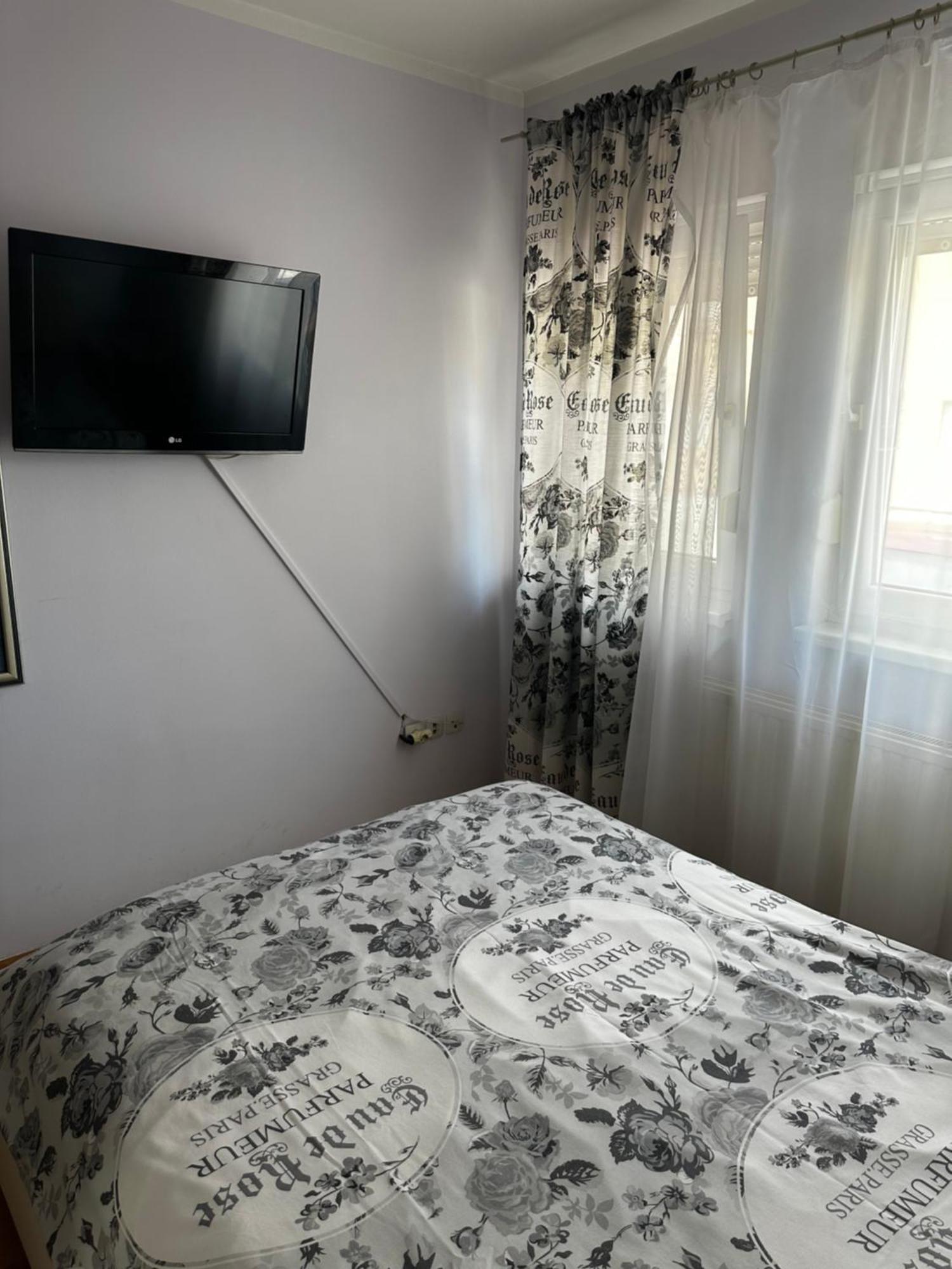 Apartment Cosy Apartment-private Parking *