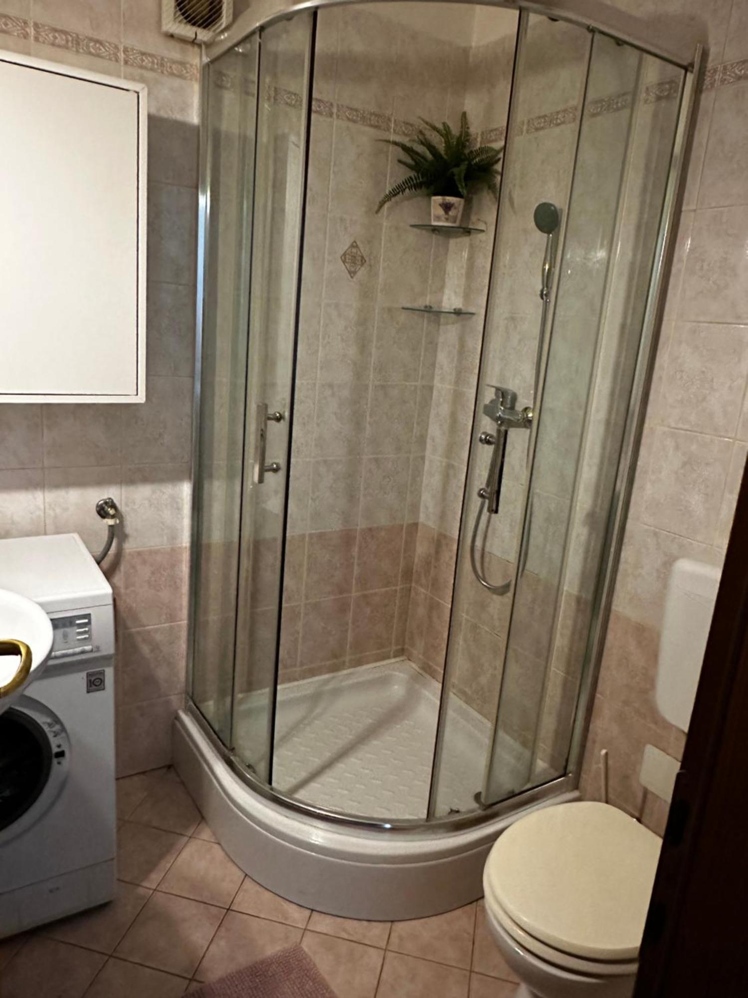 Cosy Apartment-private Parking Apartman
